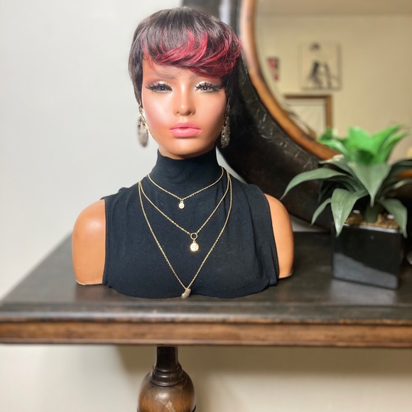 ADELE - Picture 1 of 4